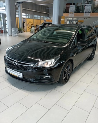 Opel Astra cena 54900 przebieg: 147727, rok produkcji 2018 z Ozorków małe 79